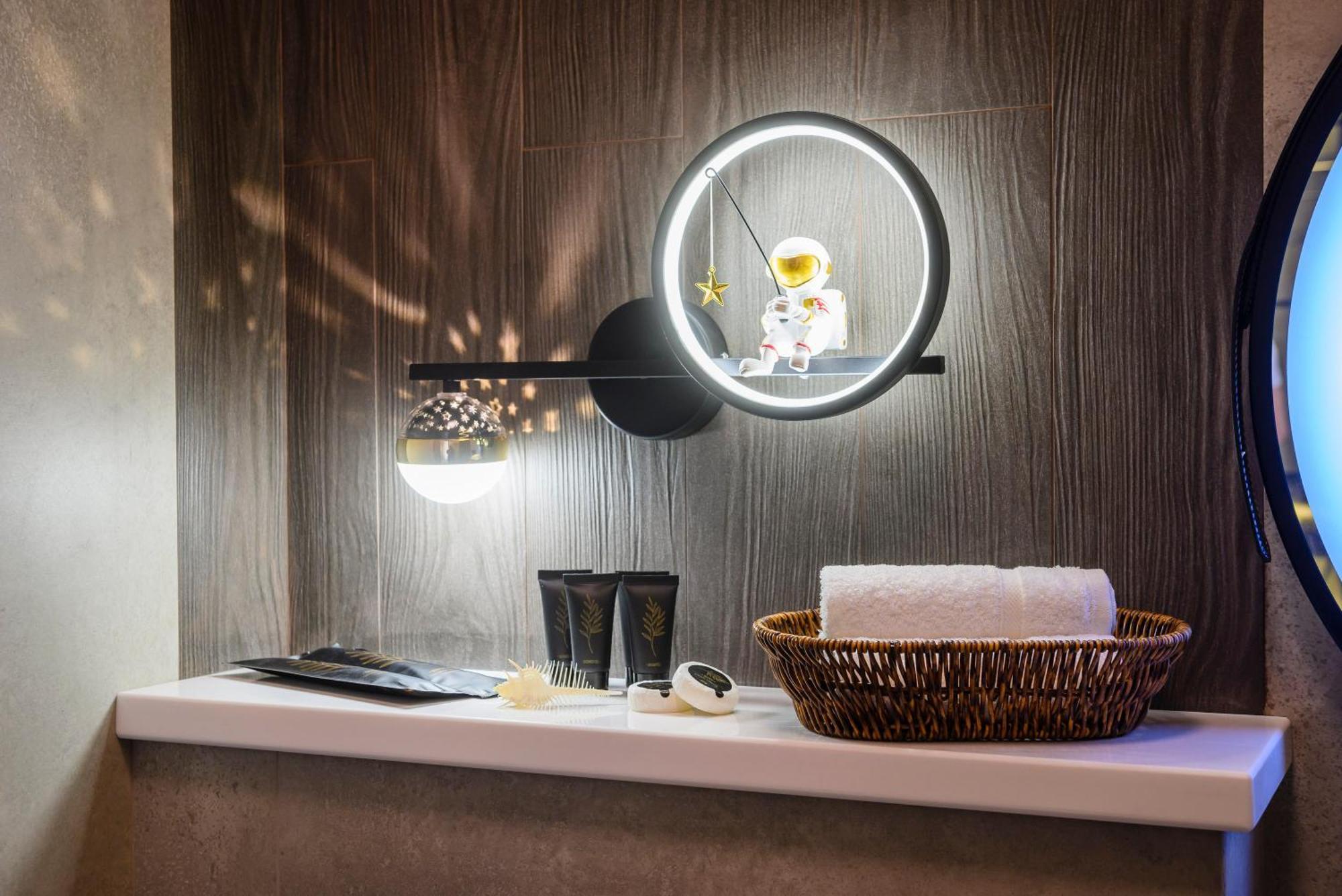 5 New Business-Class Apartments R-House Near Mega Almaty Eksteriør bilde